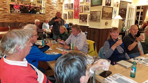 beim essen2